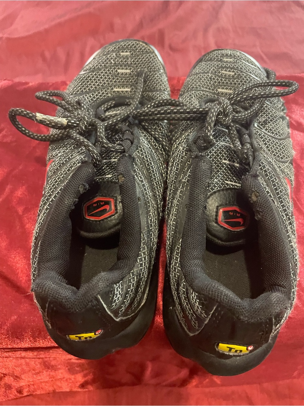 Nike Black and Silver Mesh Athletic Sneakers